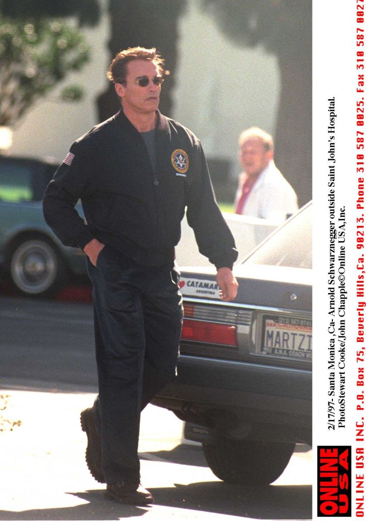 2/17/97- Santa Monica,Ca Arnold Schwarzenegger outside Saint John's Hospital